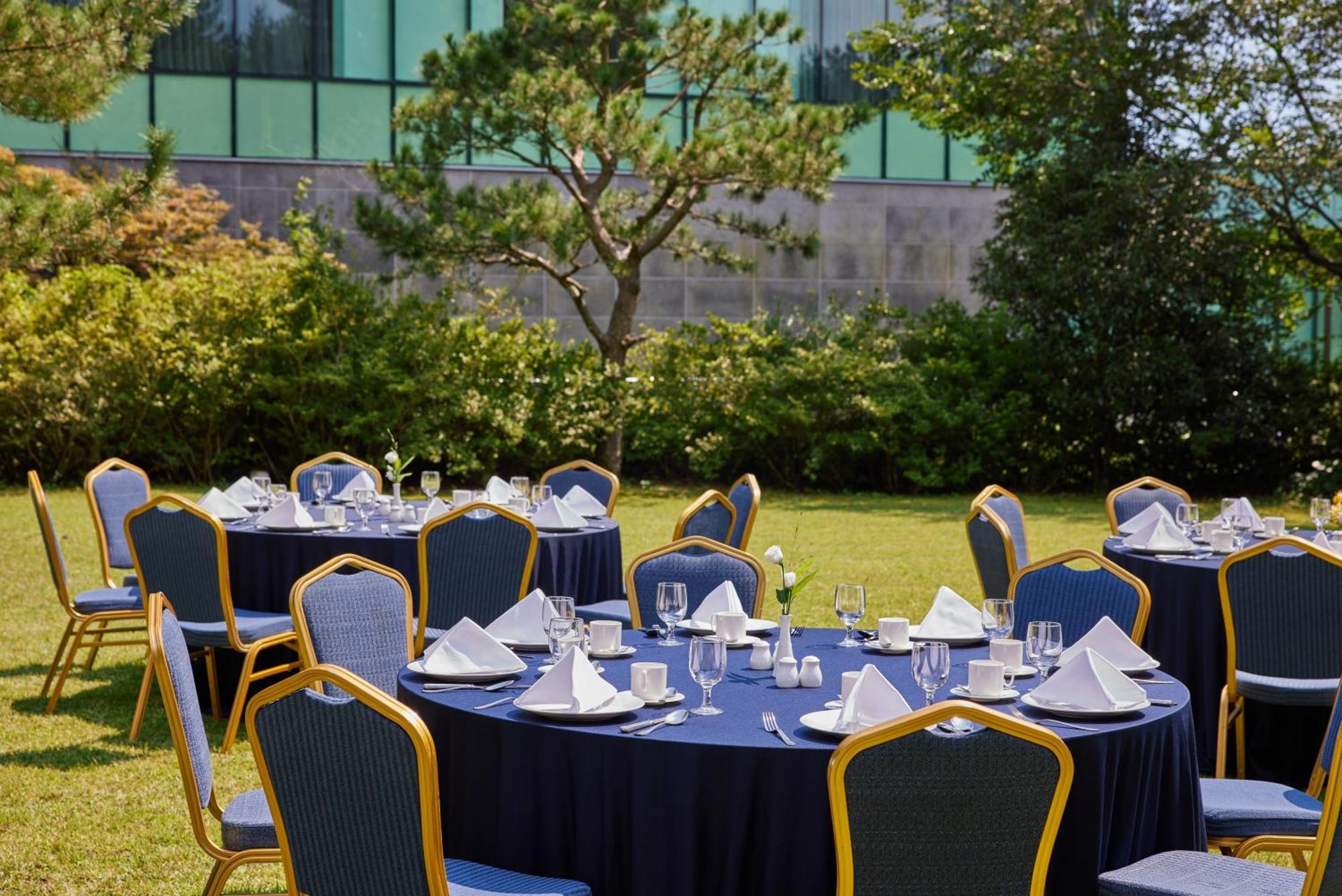 We Hotel Jeju Согвипхо Экстерьер фото