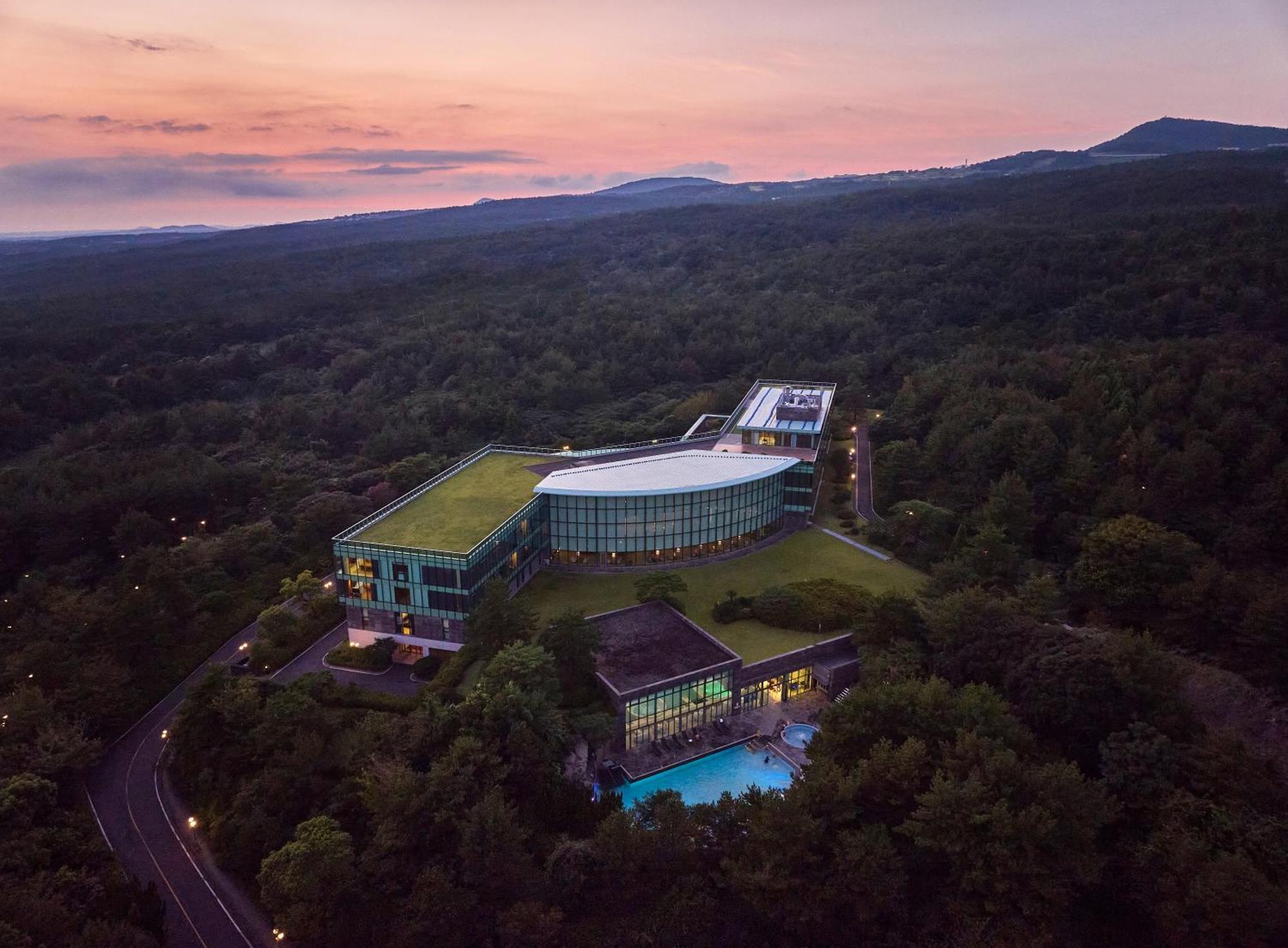 We Hotel Jeju Согвипхо Экстерьер фото
