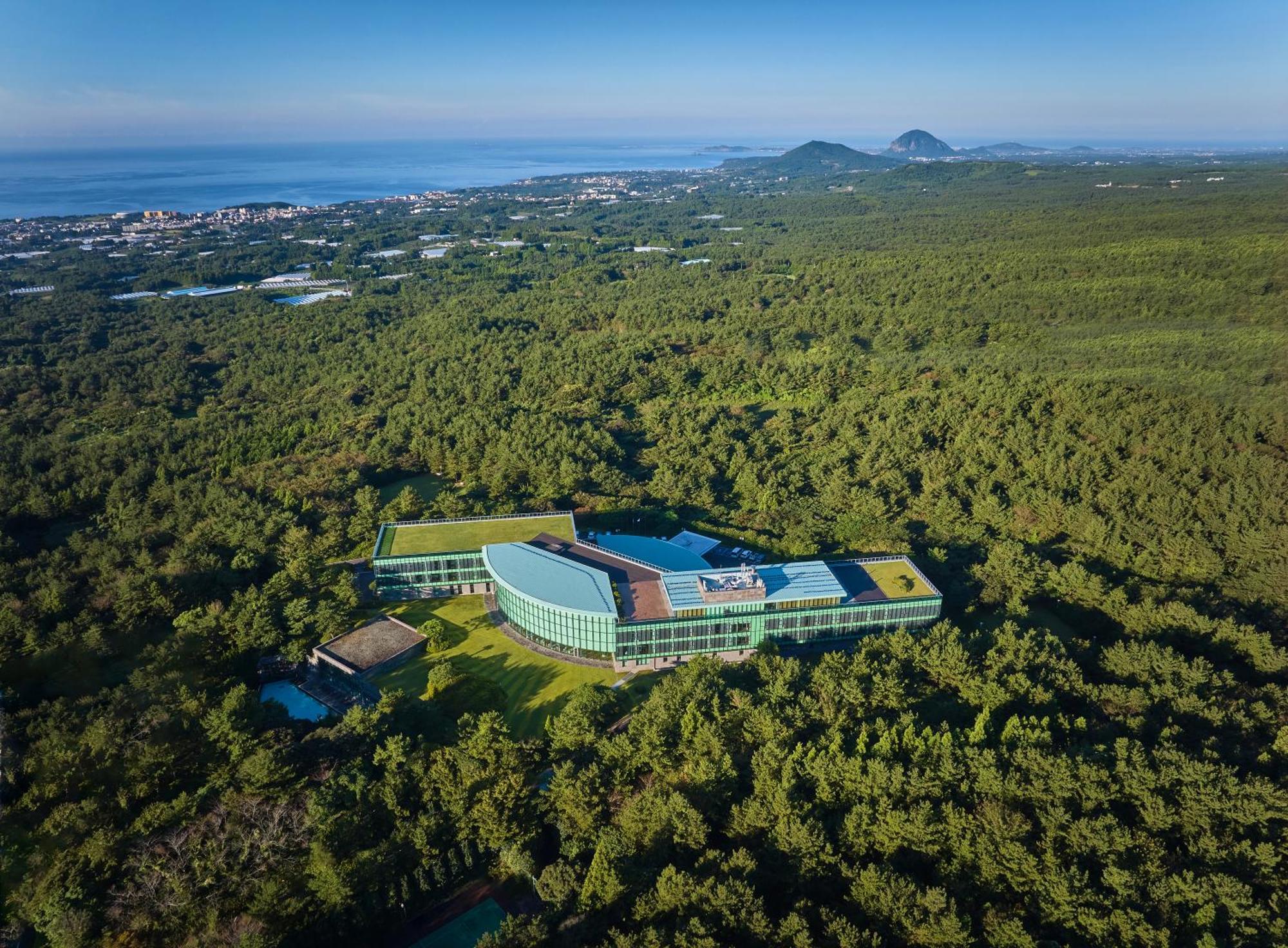 We Hotel Jeju Согвипхо Экстерьер фото