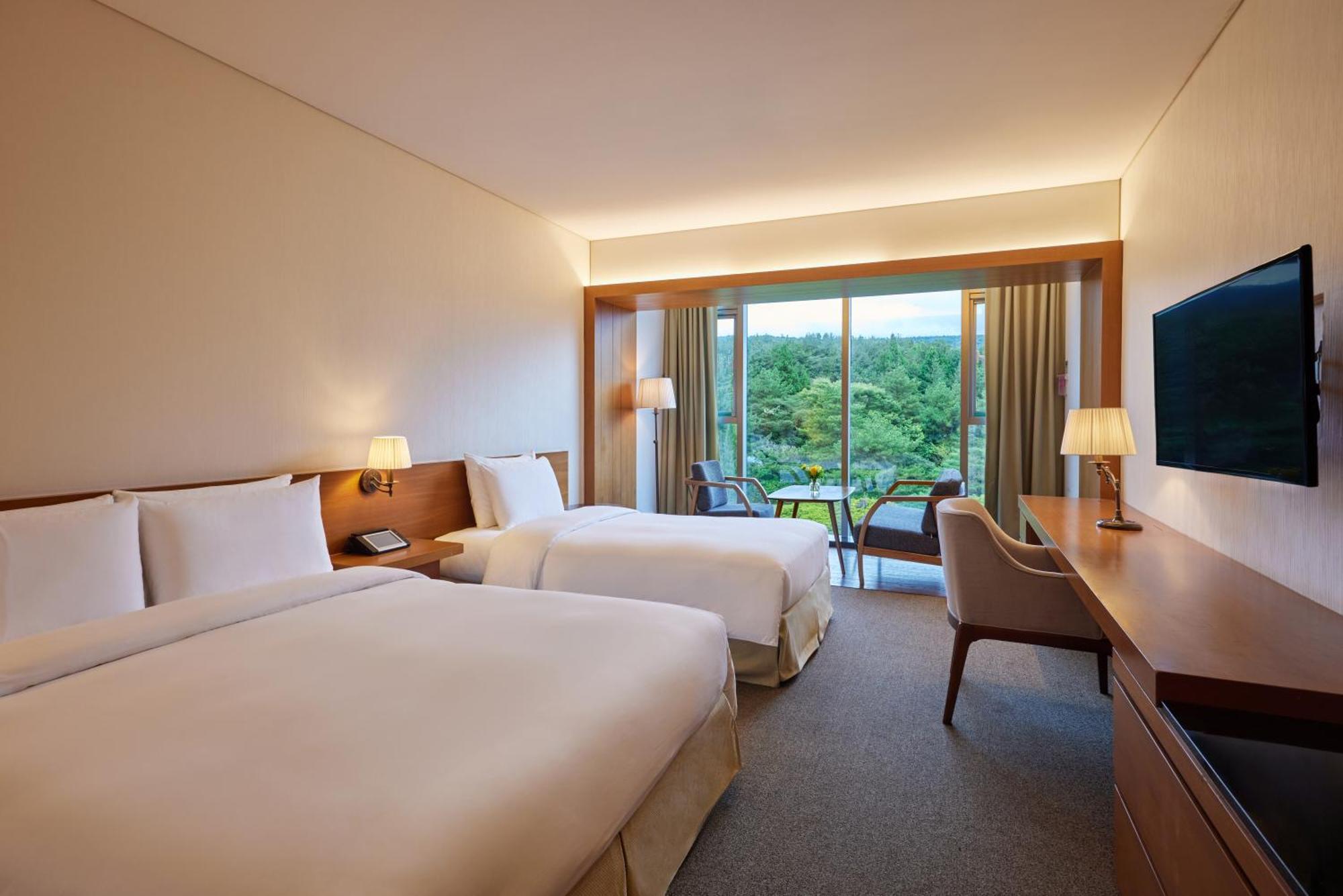 We Hotel Jeju Согвипхо Экстерьер фото
