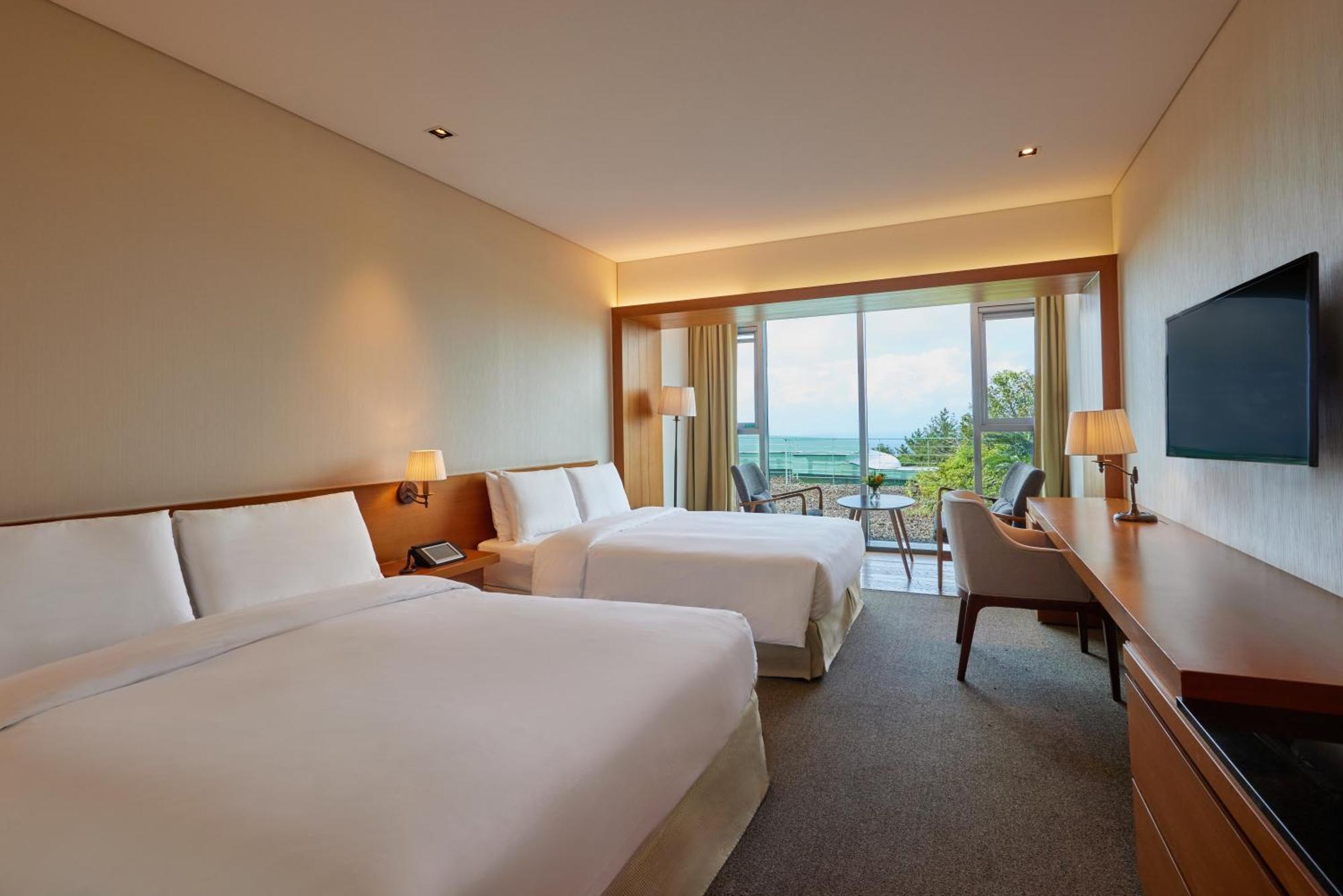 We Hotel Jeju Согвипхо Экстерьер фото